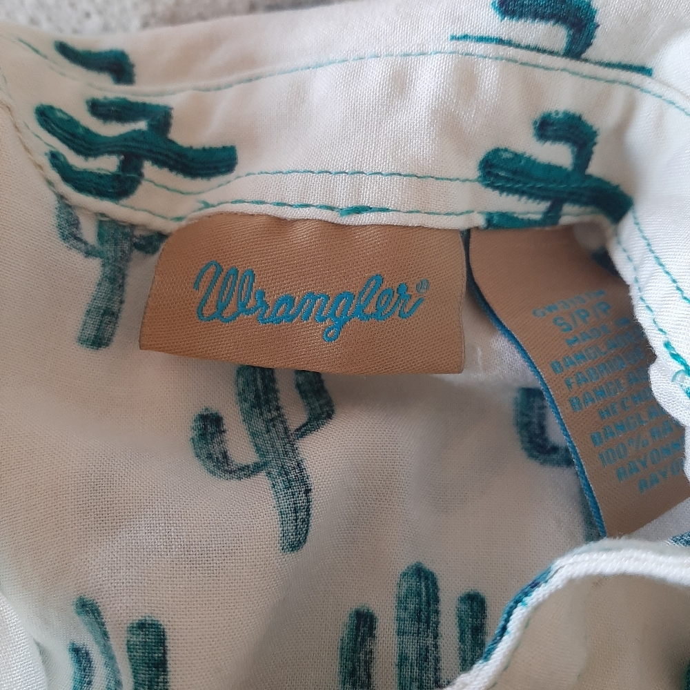 Kids button up - Picture 2 of 3